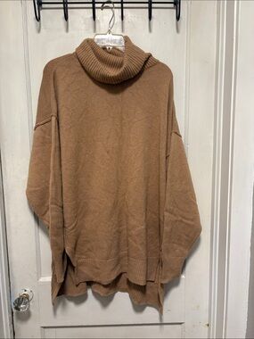 St. John Carmel Camel Brown Turtleneck Oversized Slouchy Knitted Sweater Large